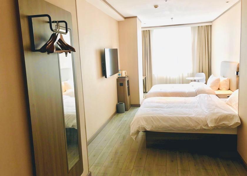 Guangxi Yulin Huazhu - Suite