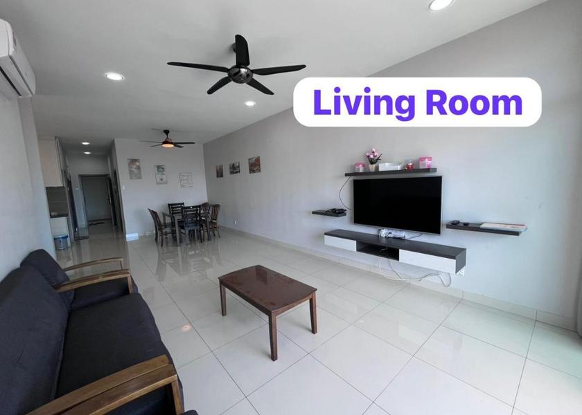 Labuan Federal Territory Labuan Three-Bedroom Apartment with Balcony