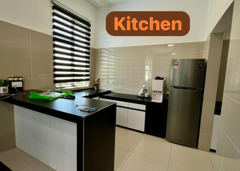 Labuan Federal Territory Labuan Four-Bedroom Apartment with Balcony 