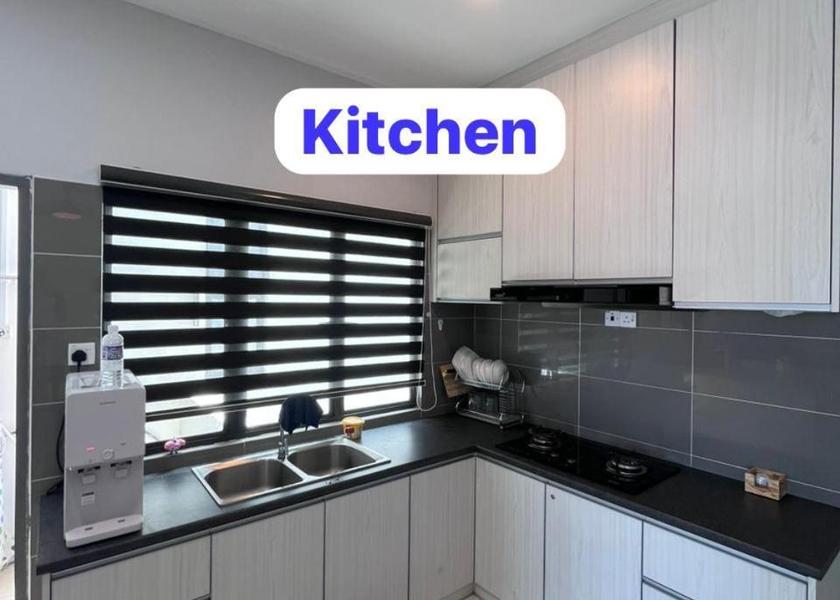 Labuan Federal Territory Labuan Three-Bedroom Apartment with Balcony