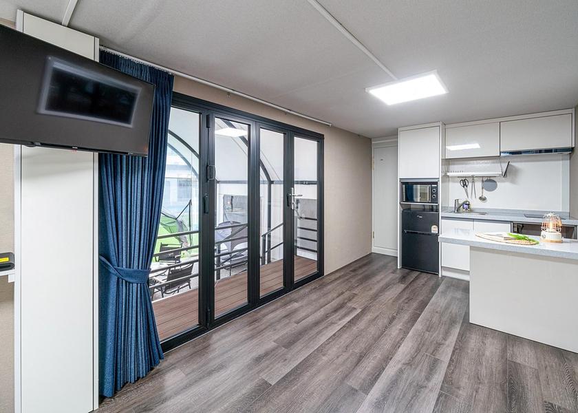 Gyeonggi Pocheon Large dog folding door caravan No. 21