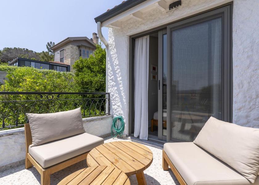 Izmir Çeşme One-Bedroom Apartment with Terrace