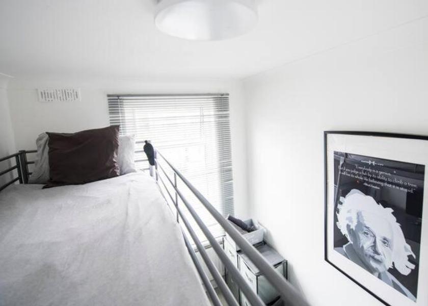 England Wembley Single Room with Shared Bathroom