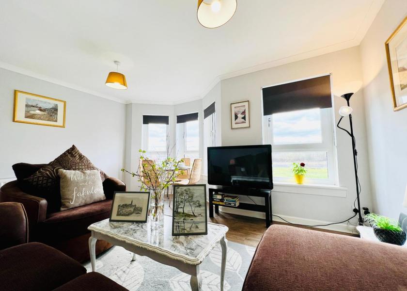 Scotland Paisley Two-Bedroom Apartment