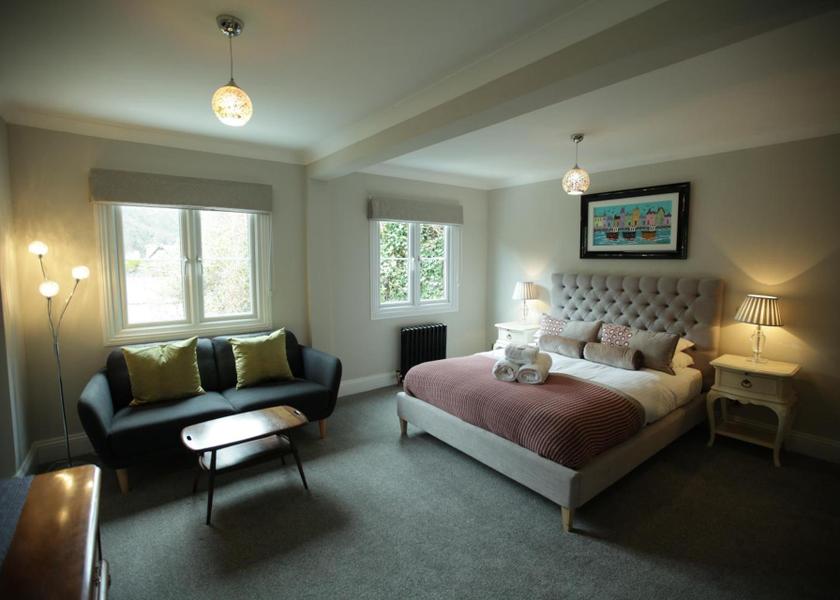 England Lynton Deluxe King Suite