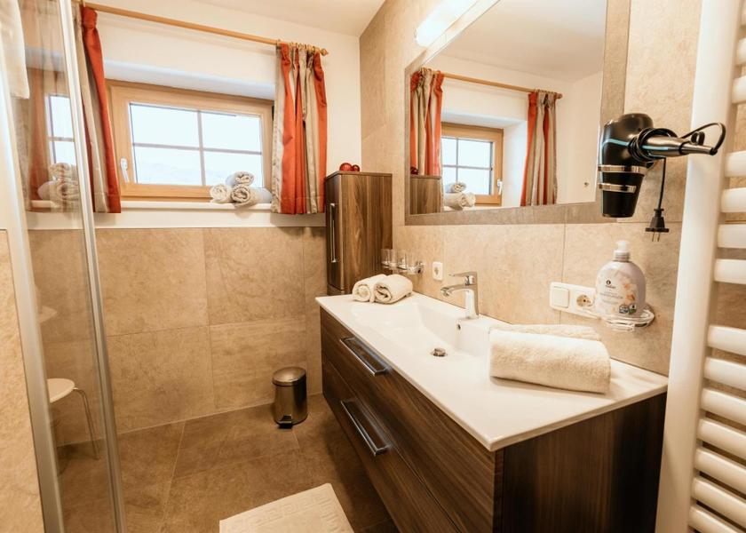 Salzburg State Maria Alm am Steinernen Meer Two-Bedroom Apartment with Shower 