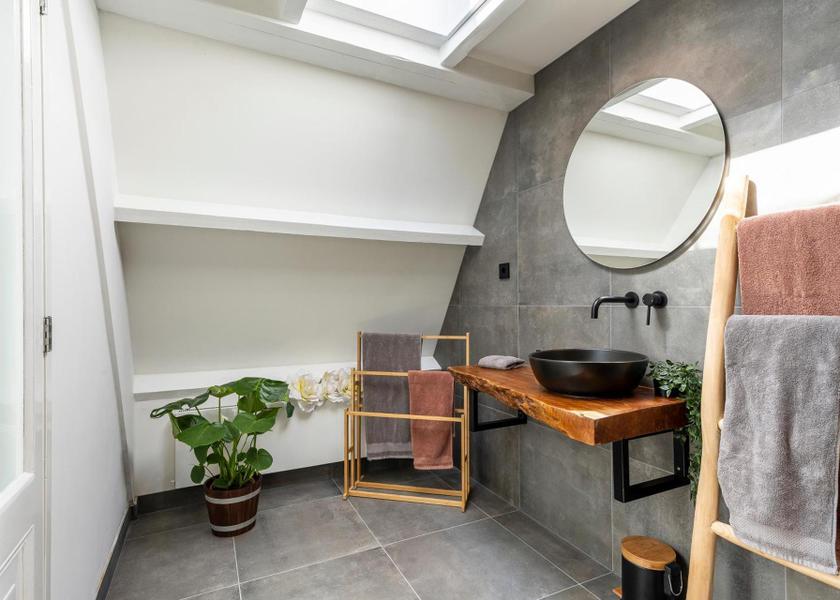 North Holland Zandvoort Deluxe King Suite