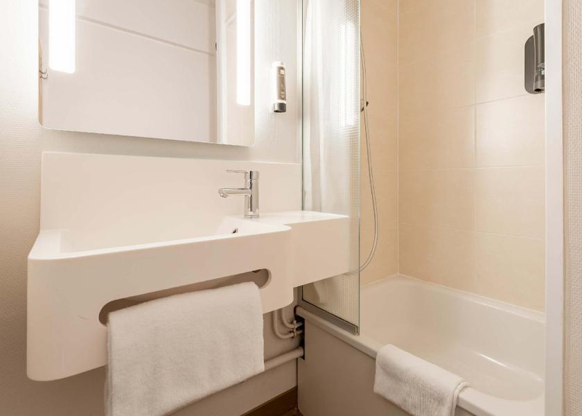 Hauts-de-France Cuincy Quadruple Room