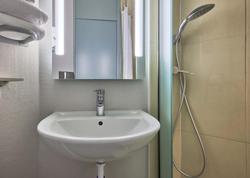 Normandy Saint-Contest Quadruple Room