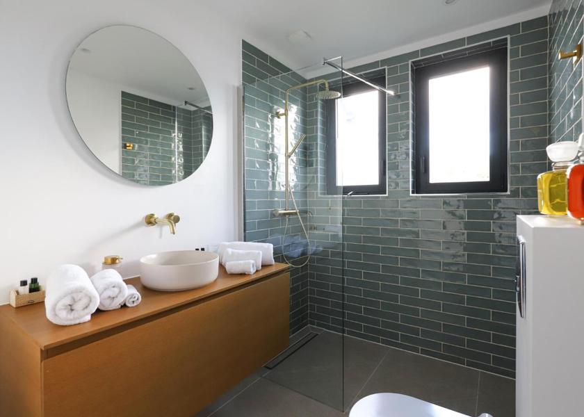 Nouvelle-Aquitaine Biarritz Deluxe Double Room (2 Adults + 1 Child)