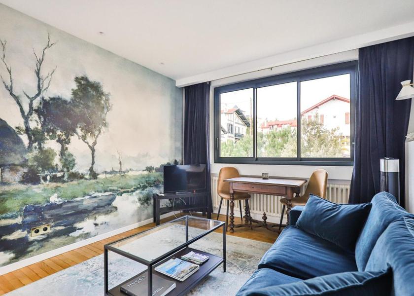 Nouvelle-Aquitaine Biarritz Deluxe Double Room (2 Adults + 1 Child)