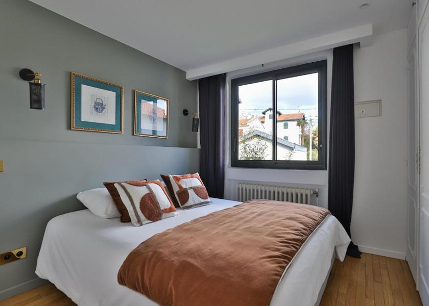 Nouvelle-Aquitaine Biarritz Deluxe Double Room (2 Adults + 1 Child)