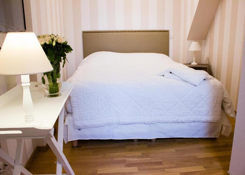 Hauts-de-France Compiègne Double Room with Private Bathroom