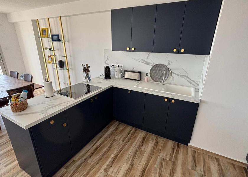 Nouvelle-Aquitaine Royan Three-Bedroom Apartment with Sea View