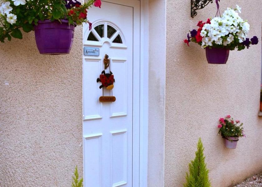 Bourgogne-Franche-Comté Vaux-les-Saint-Claude Triple Room with Garden View with Shared Bathroom