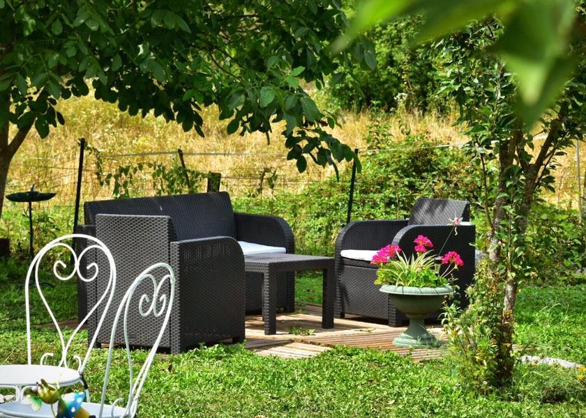 Bourgogne-Franche-Comté Vaux-les-Saint-Claude Triple Room with Garden View with Shared Bathroom