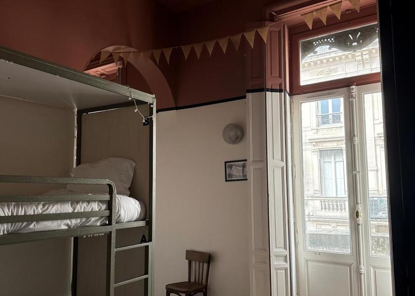 Provence-Alpes-Côte d'Azur Avignon Bed in 10-Bed Female Dormitory – Shared Bathroom