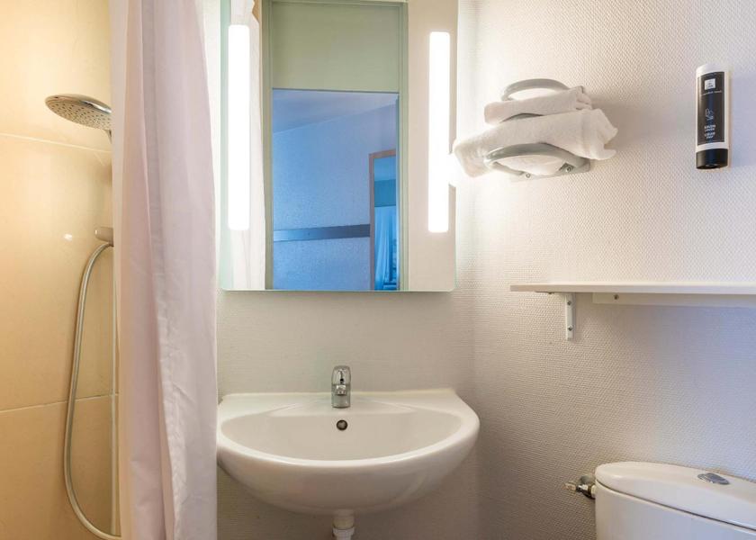 Pays de la Loire Beaucouze Triple Room