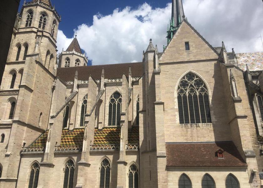 Bourgogne-Franche-Comte Dijon Two-Bedroom Apartment