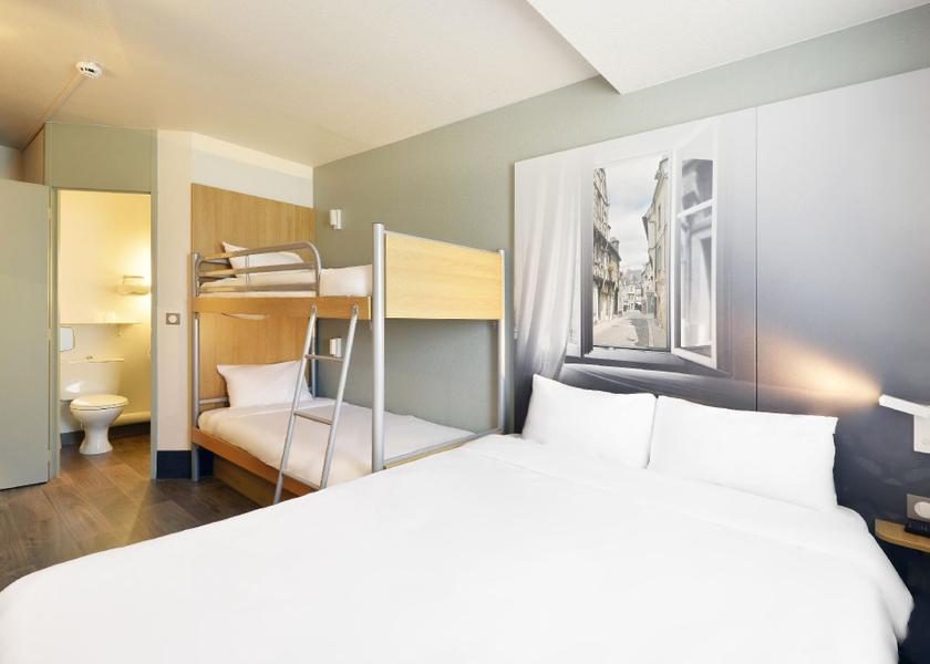 Centre-Loire Valley Bourges Quadruple Room