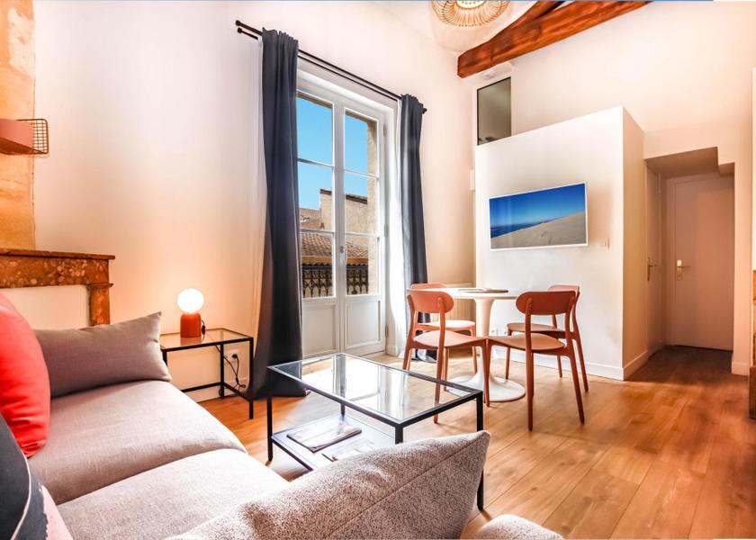Nouvelle-Aquitaine Bordeaux Two-Bedroom Apartment