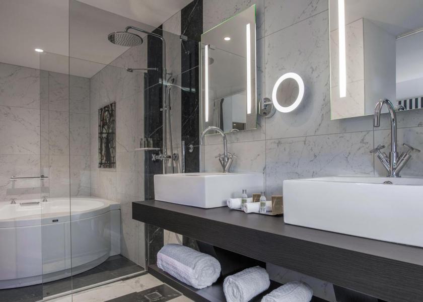 Occitanie Carcassonne Suite with City View