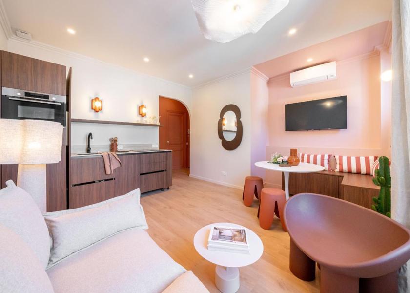 Provence - Alpes - Cote d'Azur Cannes Two-Bedroom Apartment