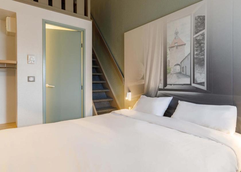 Auvergne-Rhone-Alpes Moulins Quadruple Room