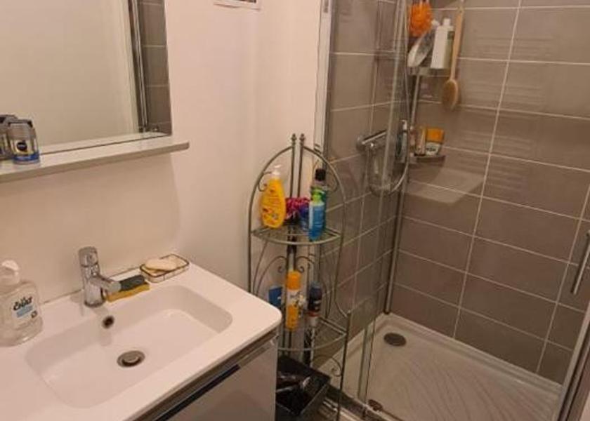 Normandy Dieppe Apartment with Shower
