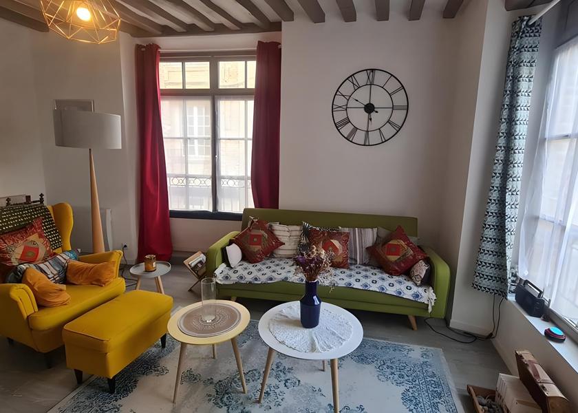 Normandy Dieppe Apartment-Apartment-Ensuite with Shower-Courtyard view