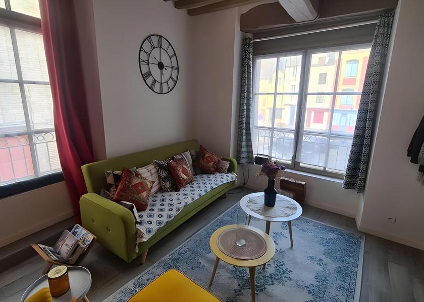 Normandy Dieppe Apartment-Apartment-Ensuite with Shower-Courtyard view