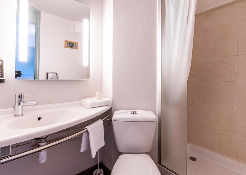 Auvergne-Rhone-Alpes Chambery Twin Room - Non-Smoking