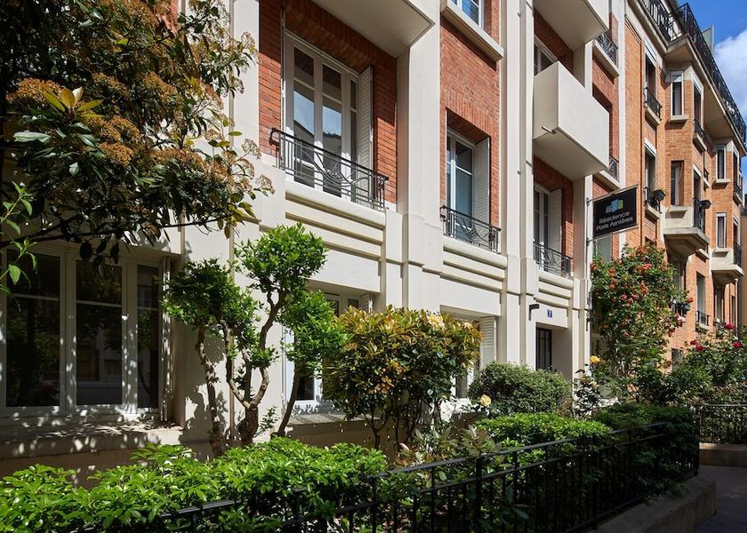 Île-de-France Asnieres-sur-Seine Front of property