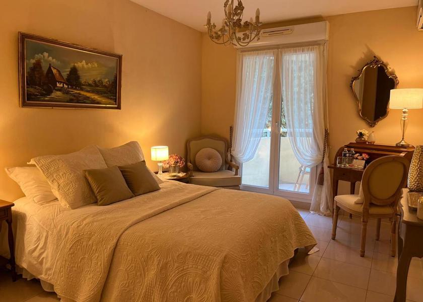 Provence - Alpes - Cote d'Azur Beausoleil bed