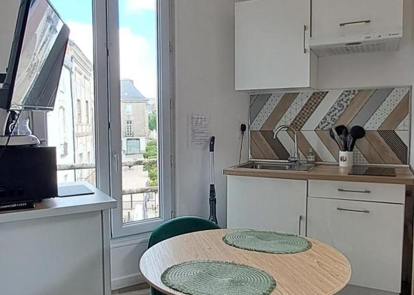 Pays de la Loire Cholet Superior Studio