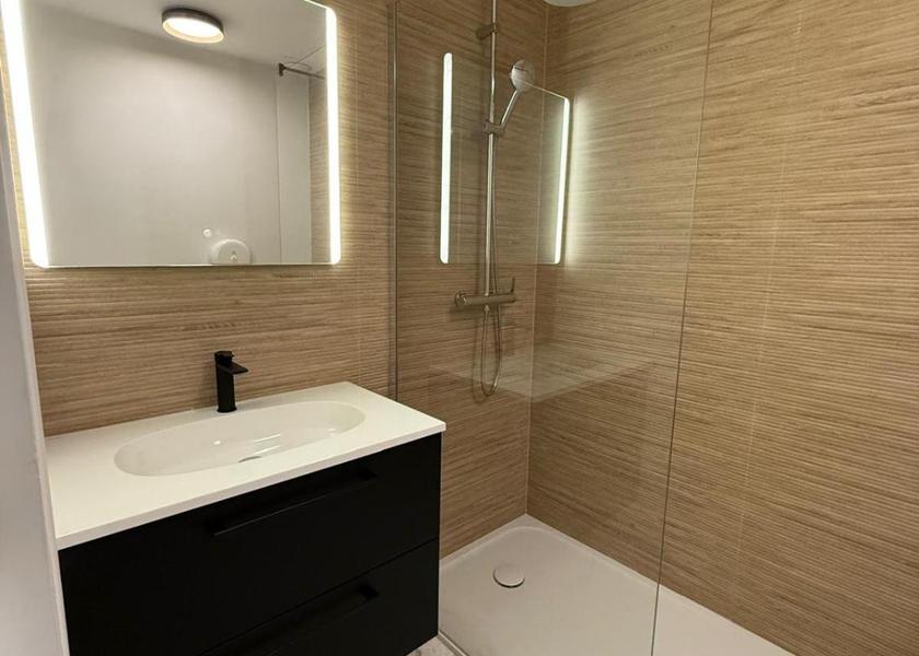 Pays de la Loire Cholet Triple Room