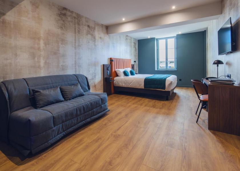 Auvergne-Rhone-Alpes Bourg-en-Bresse Family Room