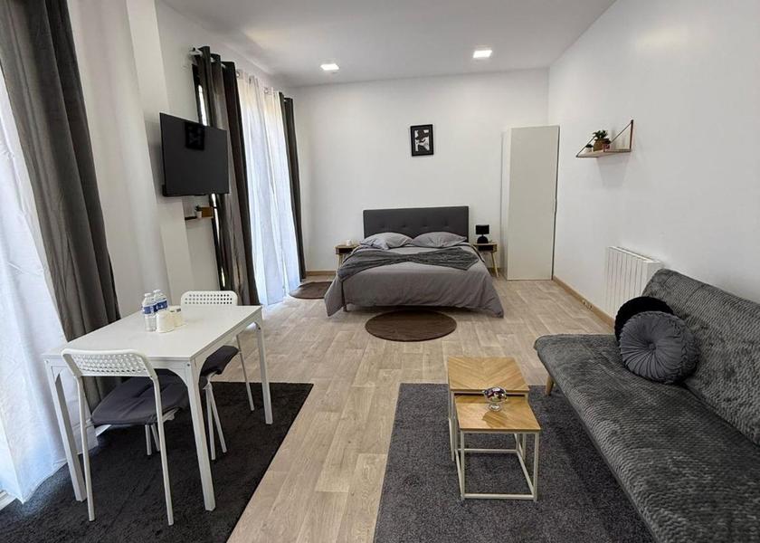 Île-de-France Le Chesnay-Rocquencourt One-Bedroom Apartment