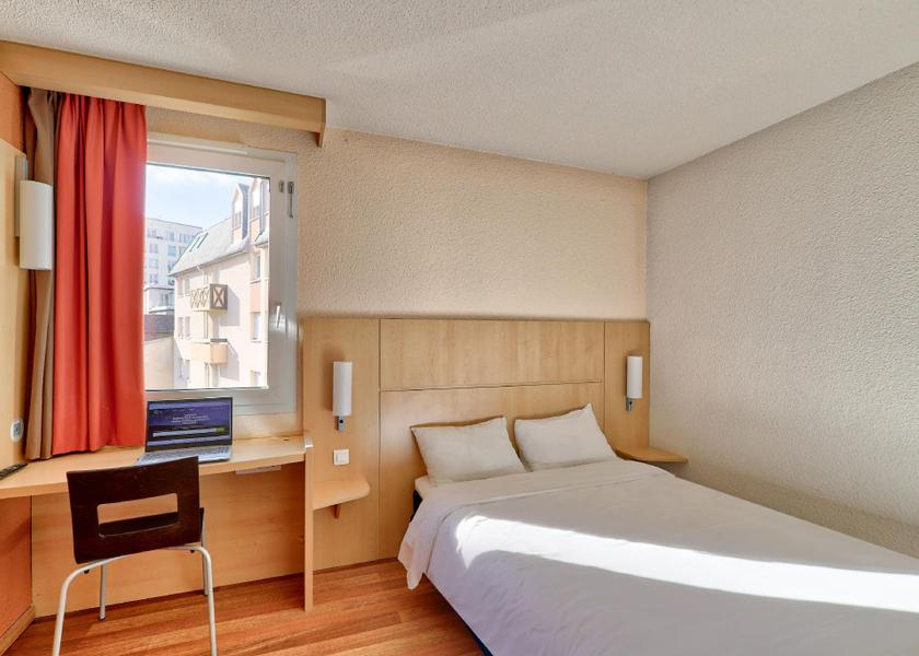 Auvergne-Rhône-Alpes Montlucon Standard Double Room