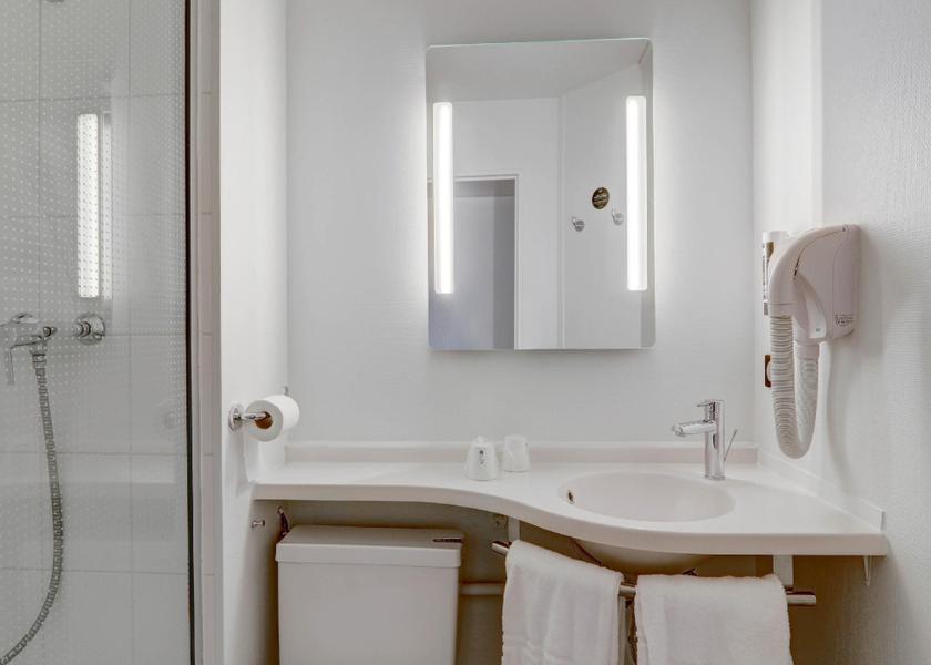 Auvergne-Rhône-Alpes Montlucon Single Room