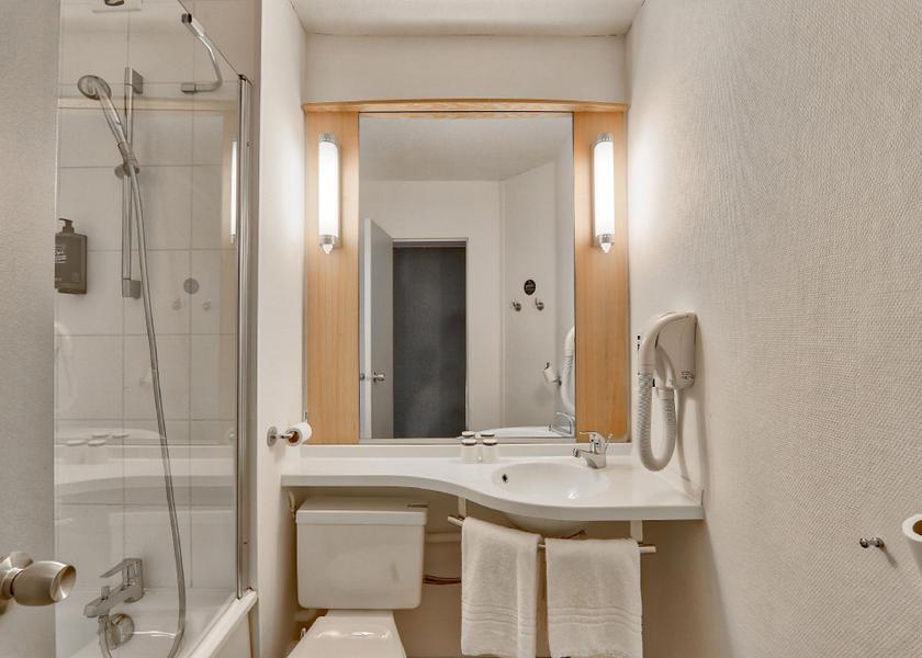 Auvergne-Rhône-Alpes Montlucon Standard Double Room