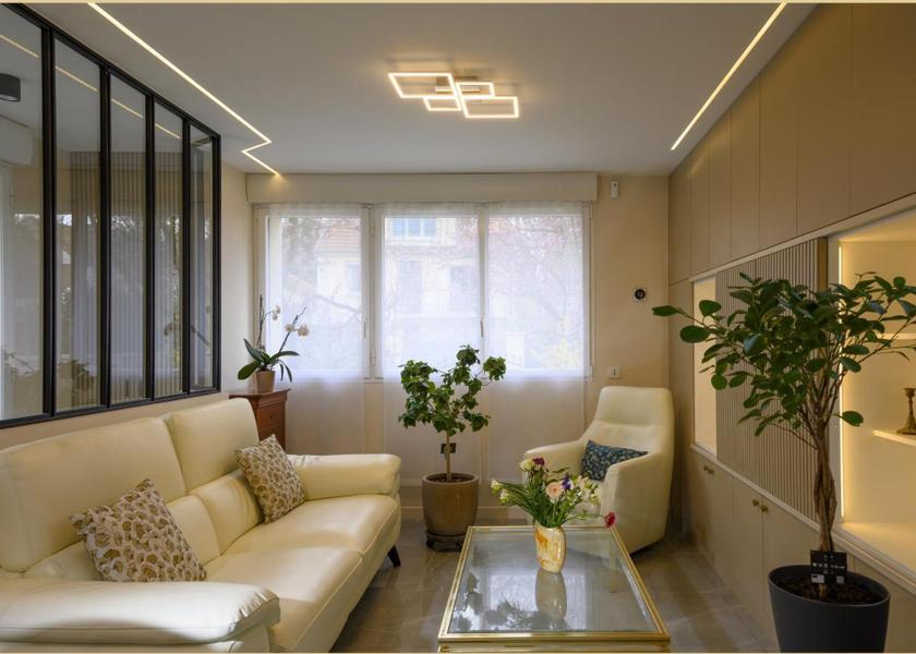 shared lounge/tv area