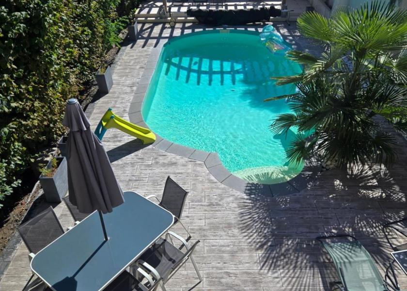 Auvergne-Rhône-Alpes Saint-Genest-Lerpt Double Room with Private Bathroom