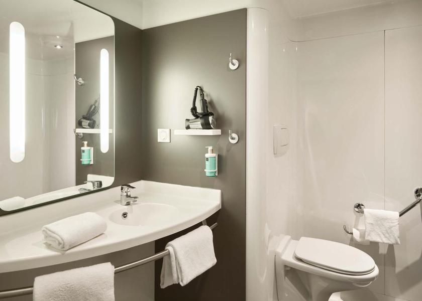 Ile-de-France Velizy-Villacoublay Triple Room