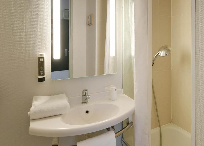Pays de la Loire Arnage Quadruple Room