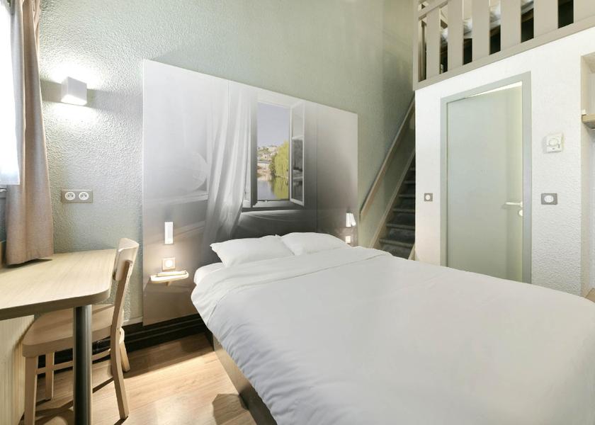 Pays de la Loire Arnage Quadruple Room