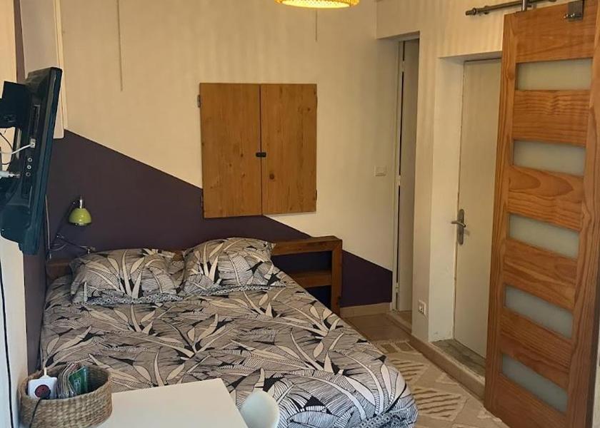 Occitanie Castries bed