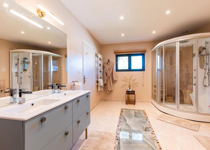 Nouvelle-Aquitaine Bazas Triple Room with Shower