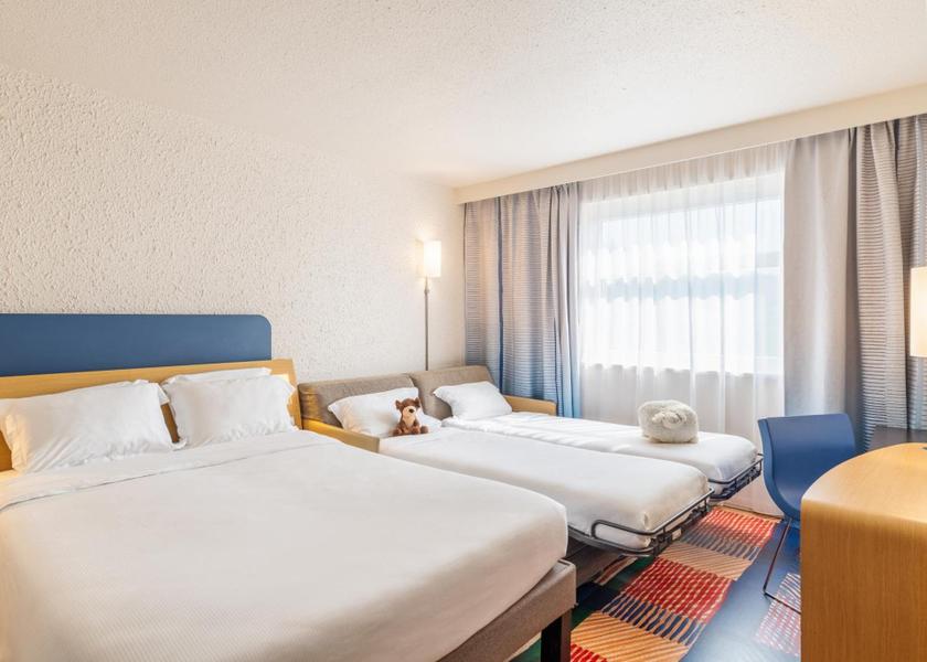 Auvergne-Rhône-Alpes Dardilly Comfort Room - 1 double bed and 2-seater sofa bed