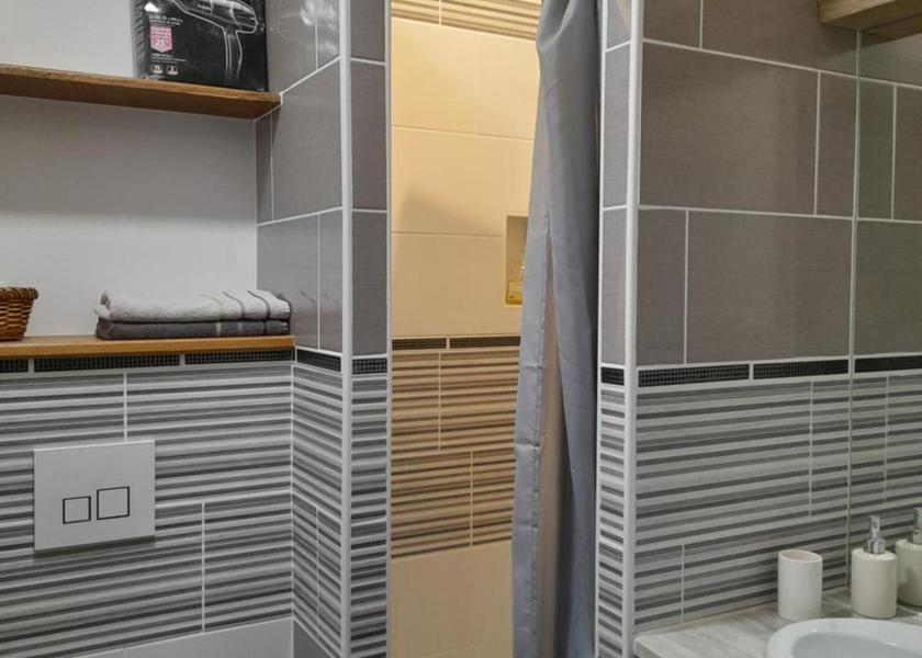 Brittany Fougeres Double Room with Private Bathroom